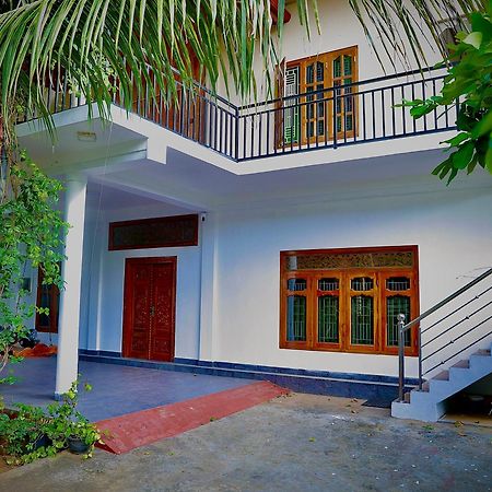 Columbus Villa Джафна Екстериор снимка