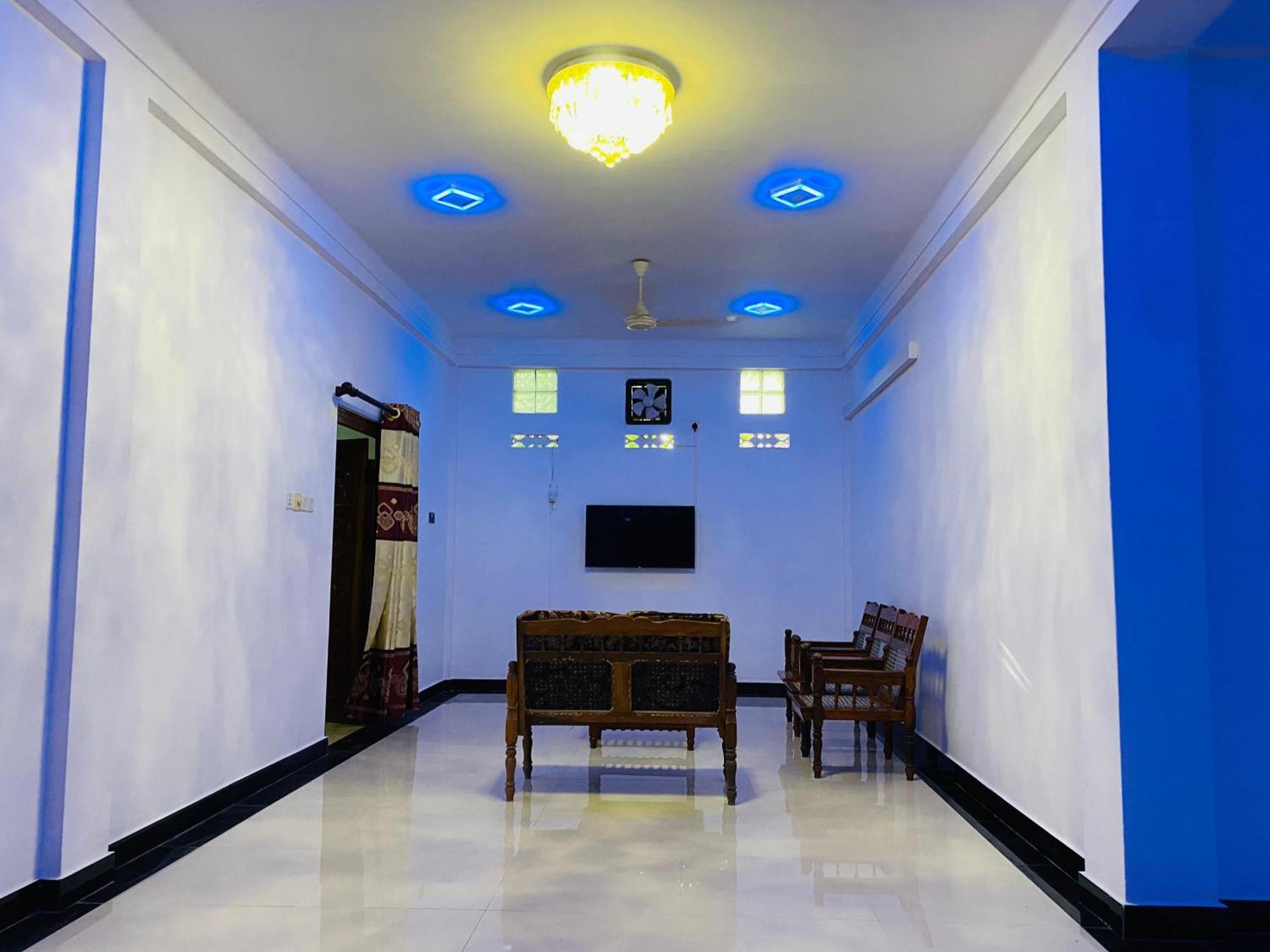 Columbus Villa Джафна Екстериор снимка